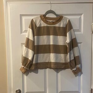 🧡 Women’s Old Navy striped sweatshirt